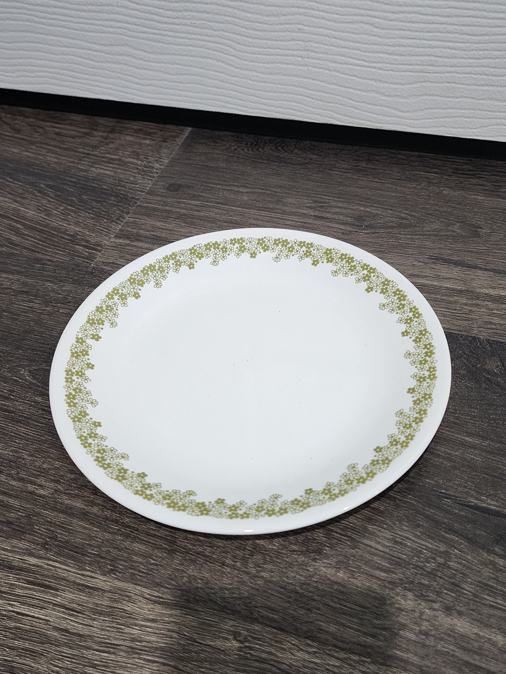 Corelle Spring Blossom Green Crazy Daisy Dinner Plate